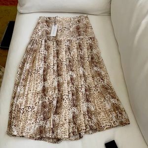 Beautiful drop waisted/lined print skirt
